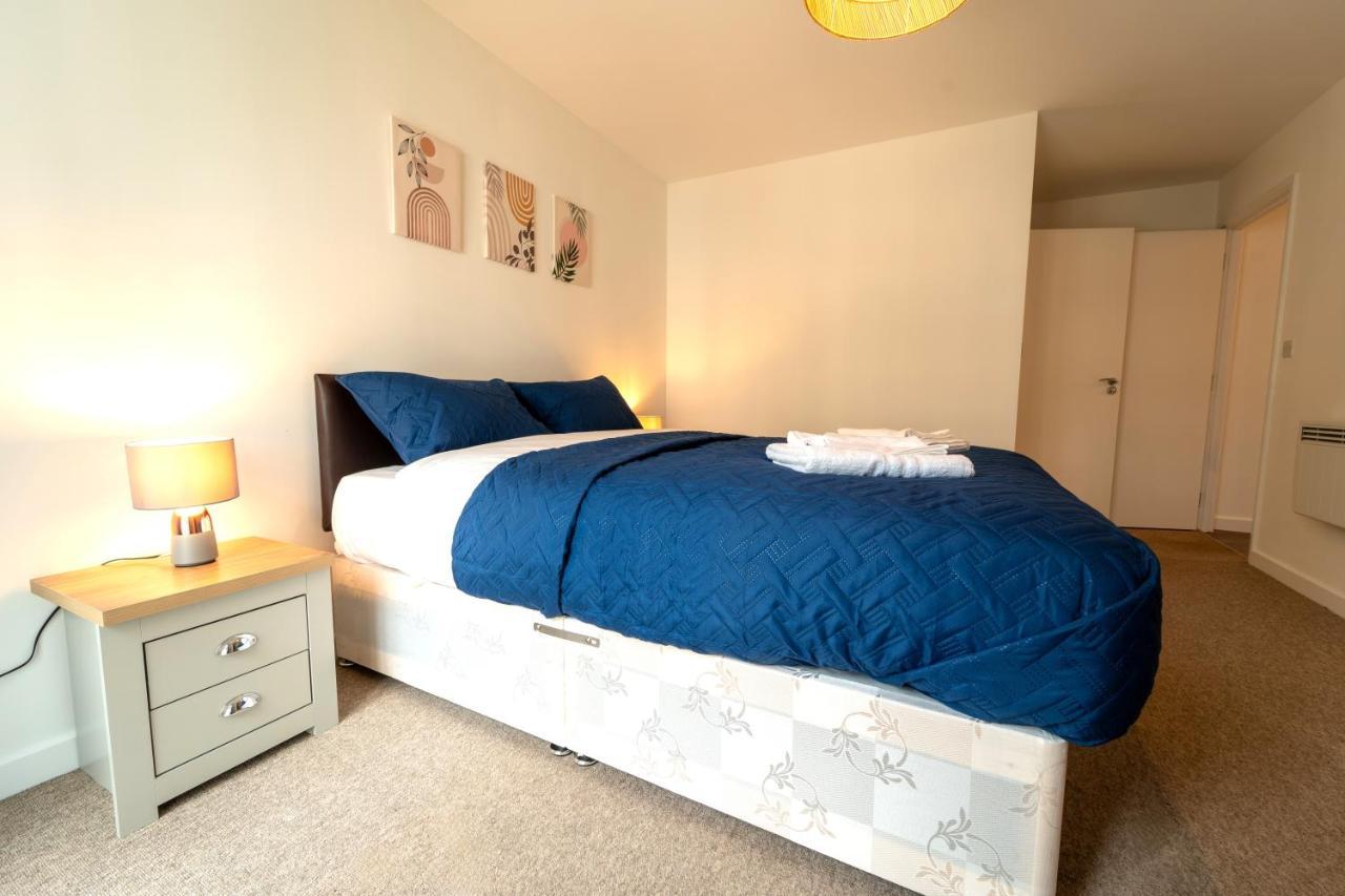 Spacious Apartment In Woking Town Centre Exterior foto